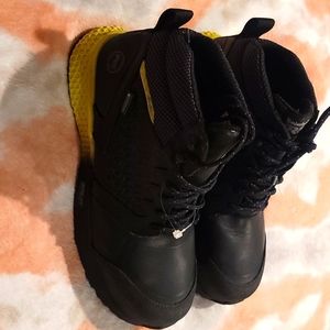Steel toe boots